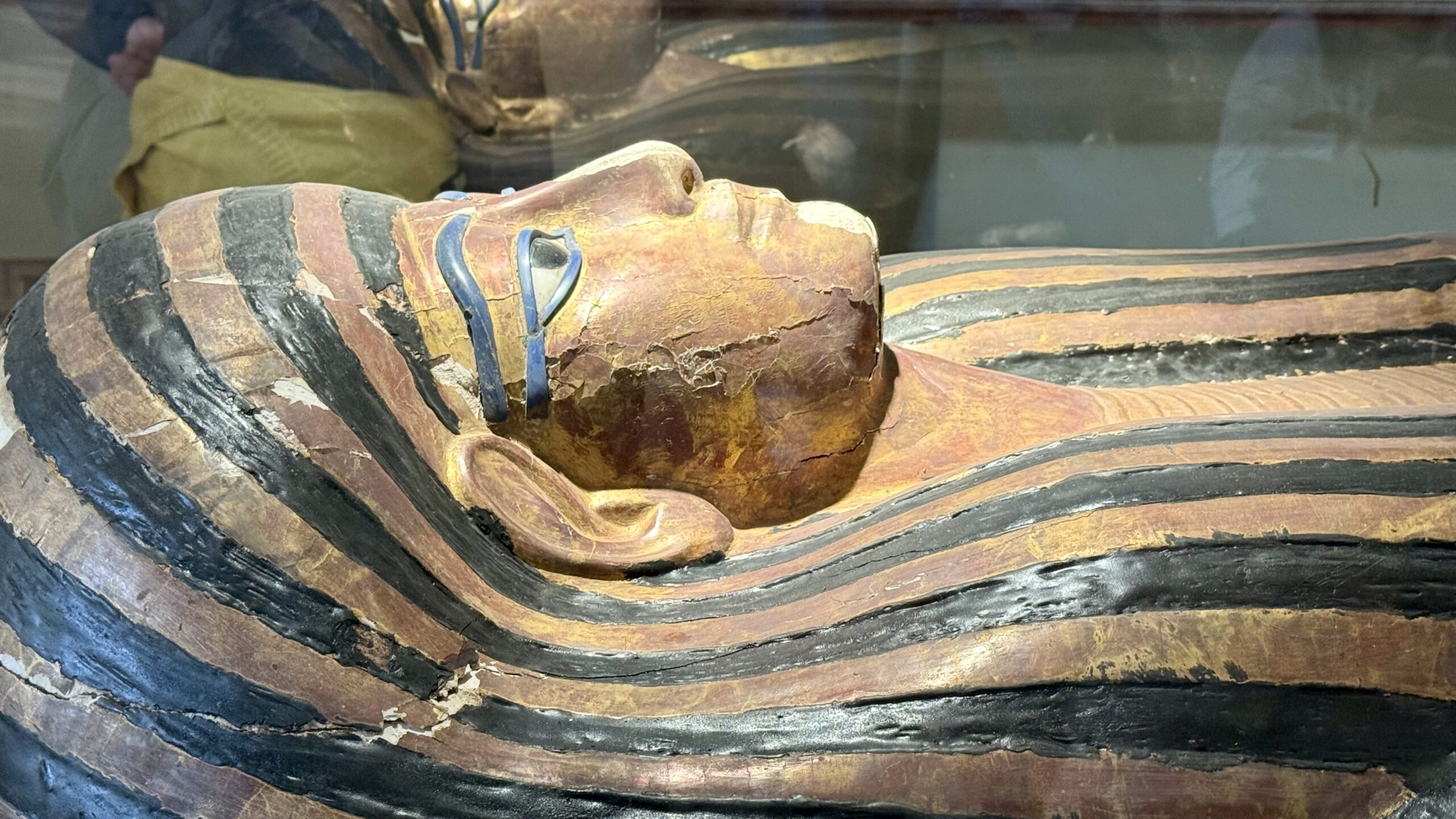 展示された彩色の石棺の顔部分