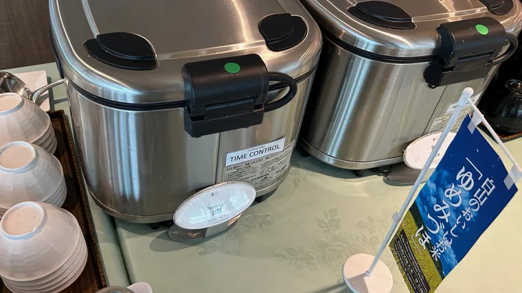 ピースボート船内ビュッフェのご飯と汁物コーナー
