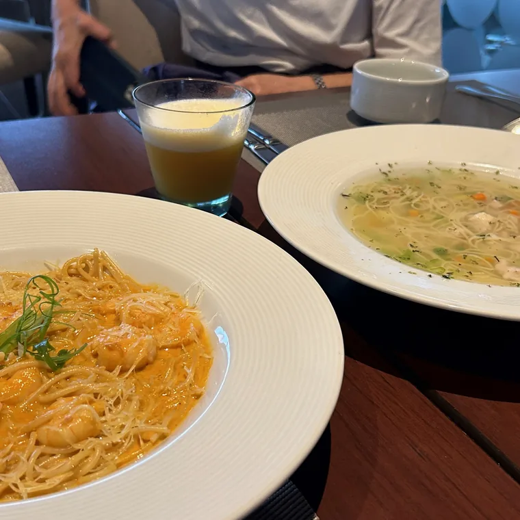 リマ空港のホテルのレストランで食べた夕食